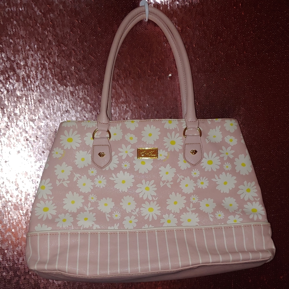 Gorgeous Betsey Johnson large daisy purse